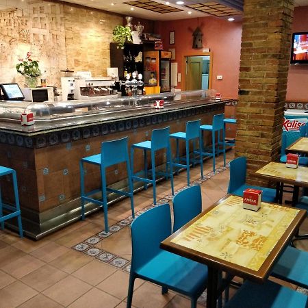 Hostal Restaurante El Surtidor 카스페 외부 사진